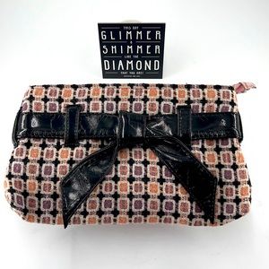 SHERALEAH Adorable Clutch